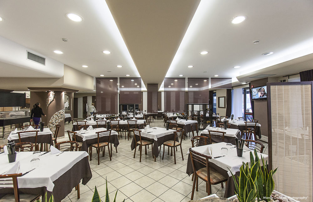 Hotel Bussana Porto Tolle Exterior photo